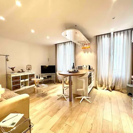 Centre , Magnifique , 5 Min Palais Apartment *